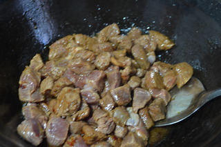 土豆烧牛肉的做法步骤5