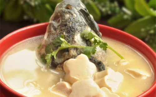 鱼头豆腐汤的做法