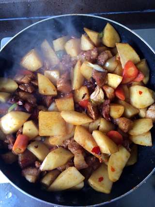 红烧土豆的做法步骤：12
