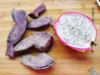 紫薯火龙果糖水的做法步骤1