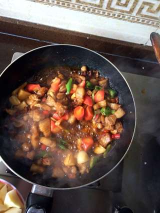 红烧土豆的做法步骤：10
